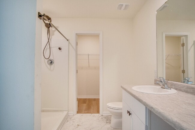 Building Photo - 3-Bed, 2-Bath Modern Home in Prime Locatio...