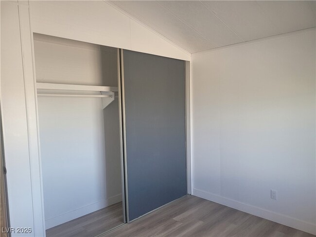 Building Photo - 1060 S Bunch St