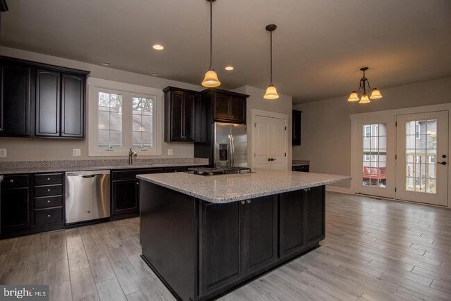 Building Photo - 6928 Regent Ln
