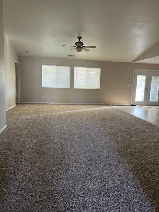 Building Photo - 11409 Pacific Shores Dr