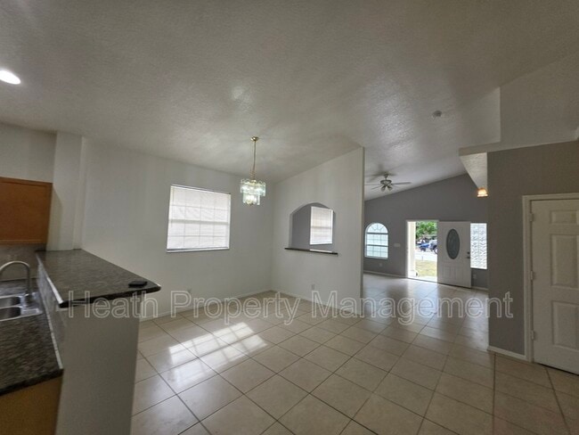 Building Photo - 5157 Rena St