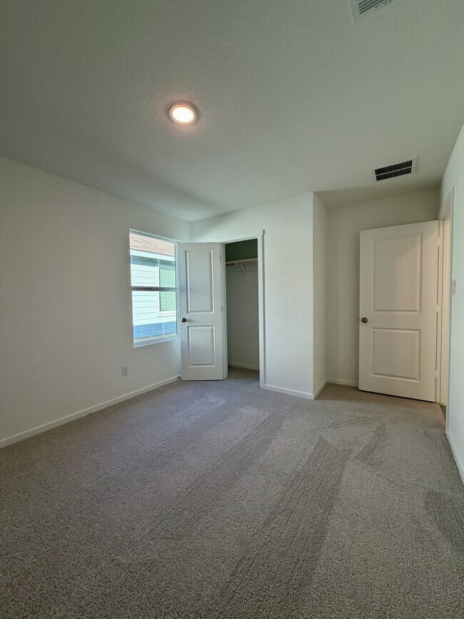 Building Photo - 14536 Azzurro Stone