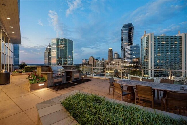 Building Photo - 3325 Piedmont Rd NE