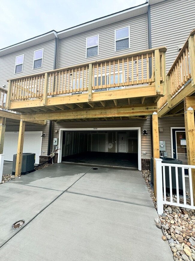Building Photo - 10187 Blue Wing Ln
