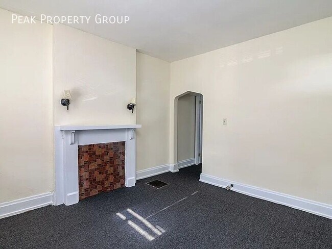 Building Photo - 2318 Chickasaw St