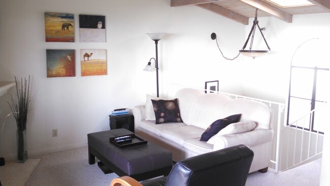 Building Photo - 208 41st St