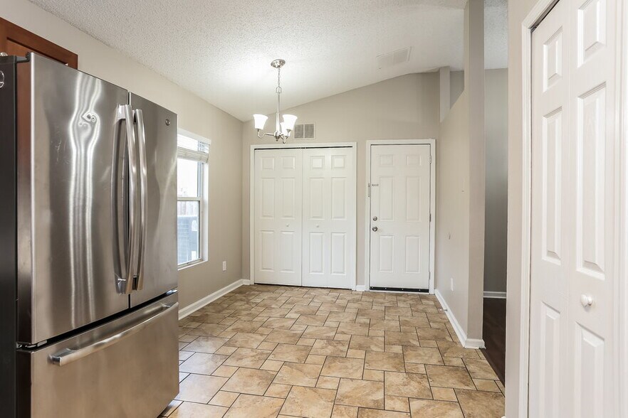 Building Photo - 8628 Springtree Road