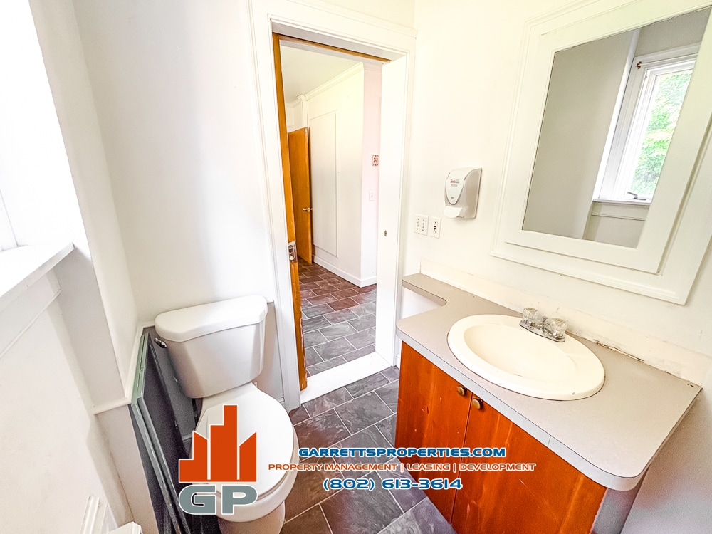 Building Photo - 16 Short St