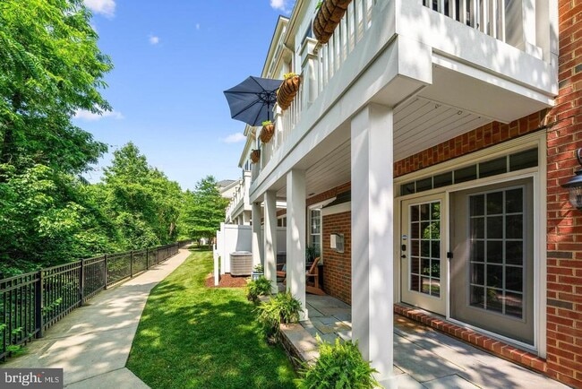 Building Photo - 10665 Yorktown Ct