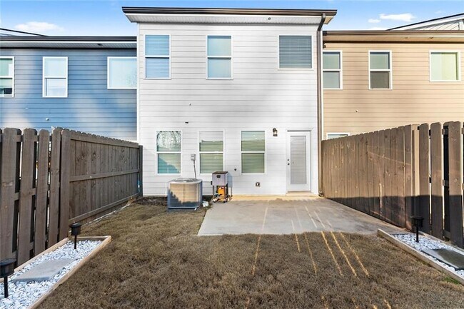 Building Photo - 76 Regent Pk