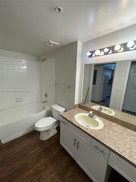 Building Photo - 160 SW 117th Ter