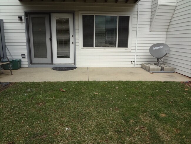 Building Photo - 220 Brett Cir