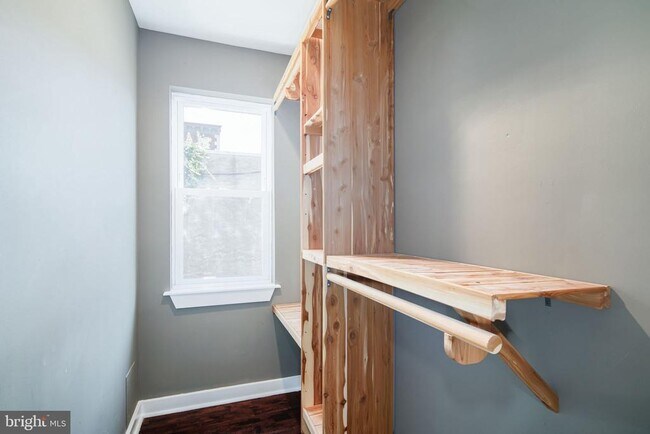 Building Photo - 1865 Frankford Ave