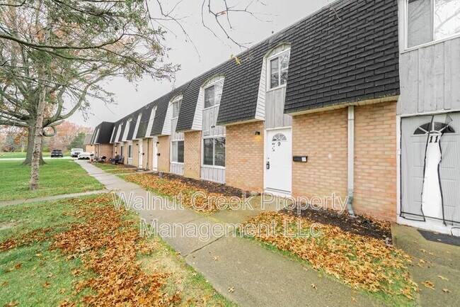 Building Photo - 5520 Beavercrest Dr