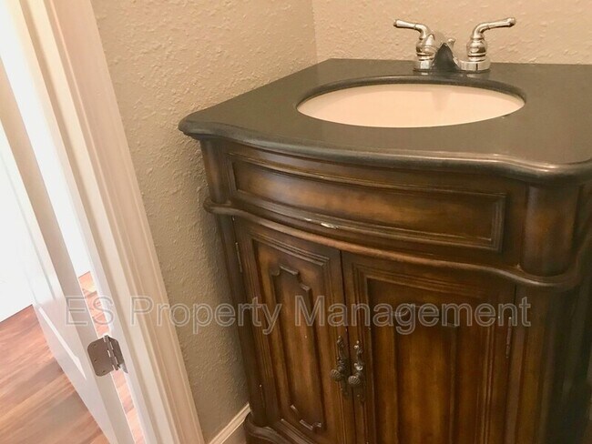 Building Photo - 4481 Redcliff N Ln