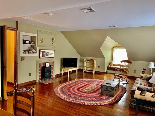 Building Photo - 6 Butts Rock Rd