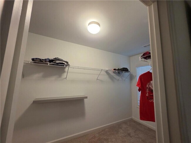 Building Photo - 5531 Garens Way