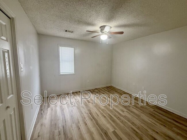 Building Photo - 1618 W Matthews Ave