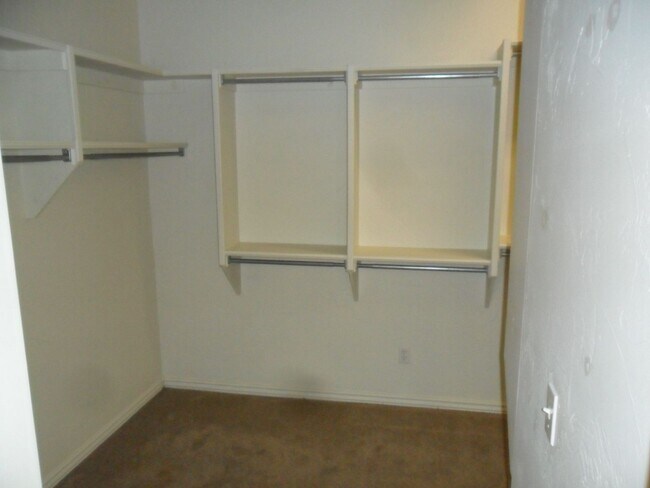 Building Photo - Classic Brookhaven Square Home - Quality T...