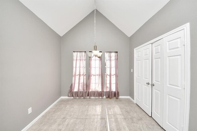 Building Photo - 5723 Whitemills Dr