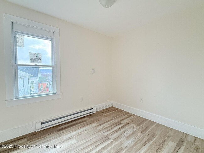 Building Photo - 210 Center Ave