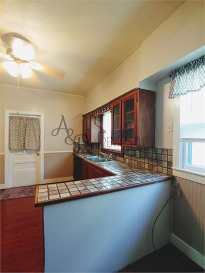 Building Photo - 711 N Chestnut St