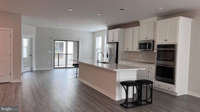 Building Photo - 2433 Silver Line Aly