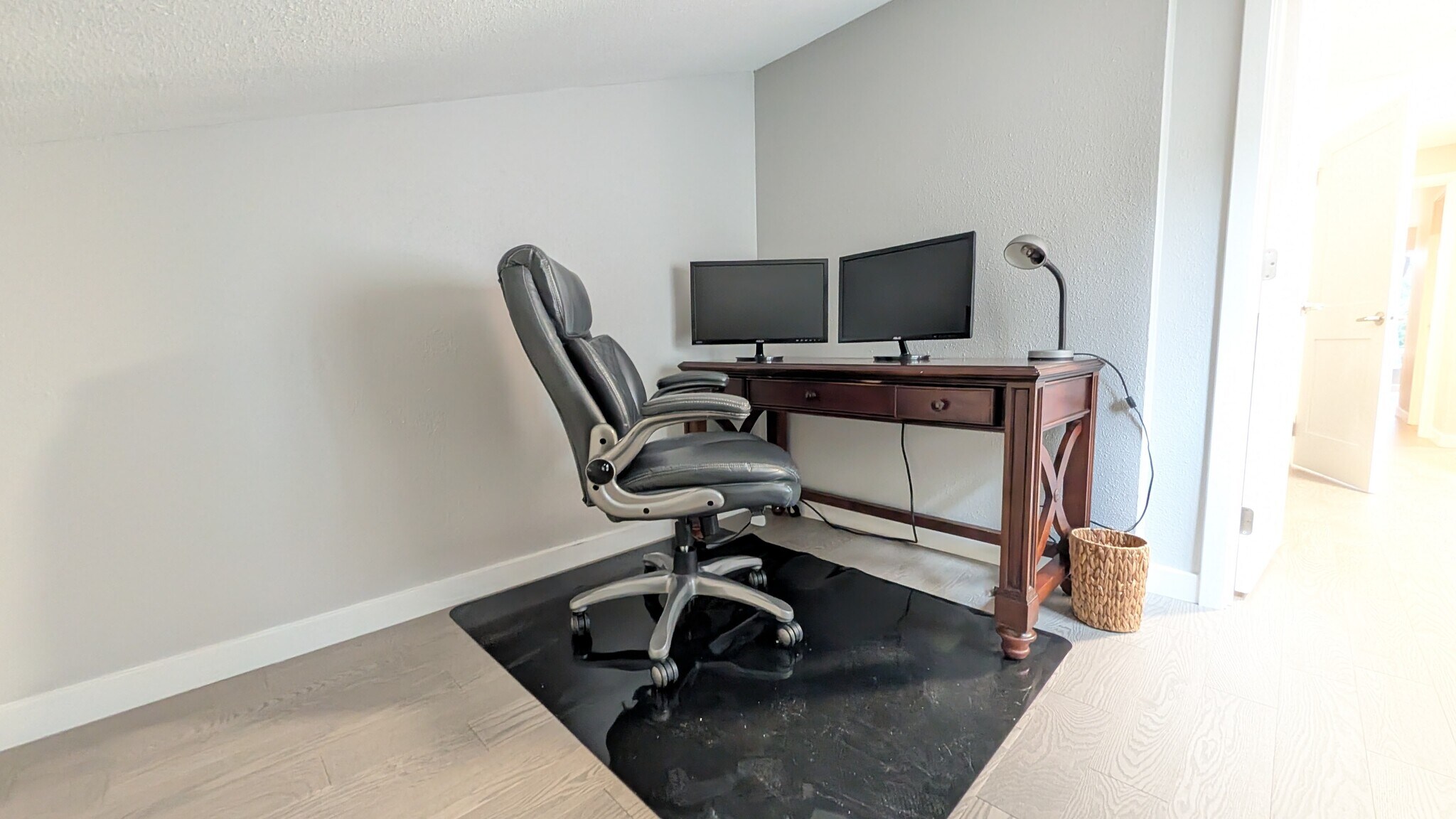 Building Photo - 9612 NE 121st Ln