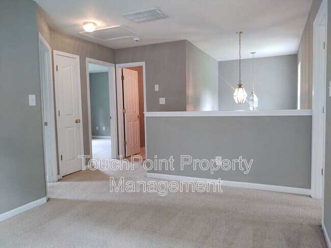Building Photo - 7302 Woodbourne Ln