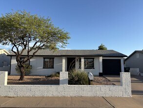 Building Photo - 3441 E Claire Dr