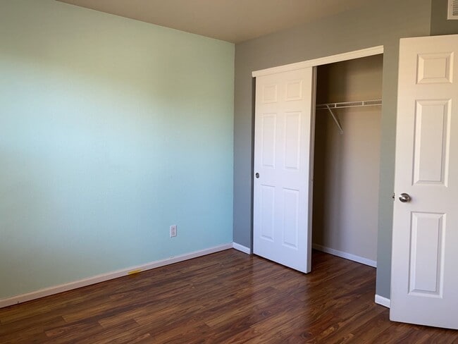 Building Photo - Beautiful 2-Story home near Ft Collins Country Club with easy access to I-25.