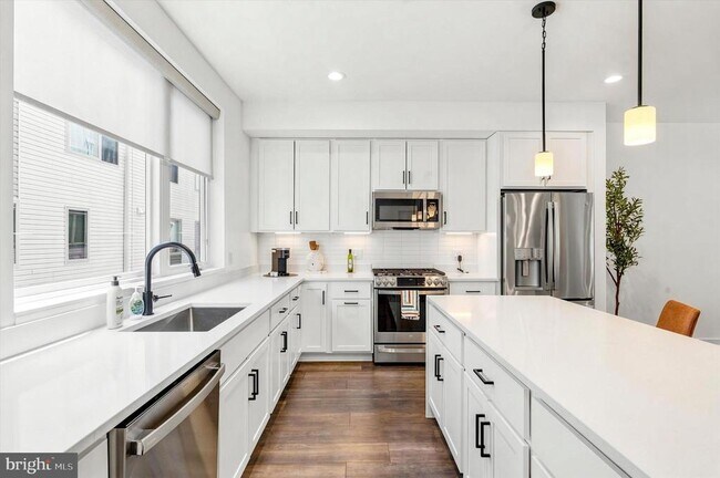 Building Photo - 3005 Birchview Walk
