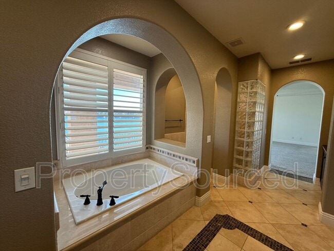 Building Photo - 4060 Chiavari Way