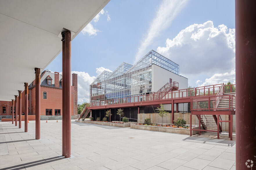 Building Photo - Newark Makerhoods