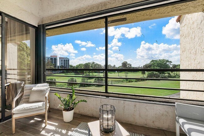 Building Photo - 7508 La Paz Blvd