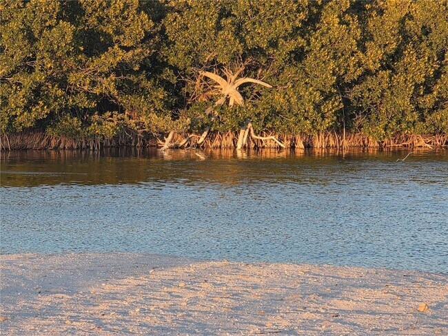 Building Photo - 2566 Gary Cir