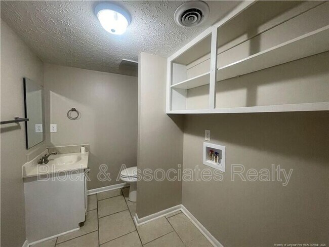 Building Photo - 4959 Galveston Dr