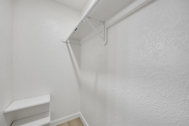 Building Photo - 2104 Andover Dr