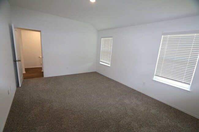 Building Photo - 24808 Sugar Pine Cone St