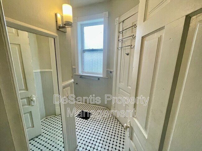 Building Photo - 5498 Hayes St