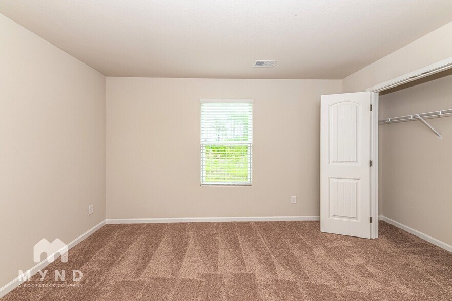 Building Photo - 279 Royal Mdw Dr