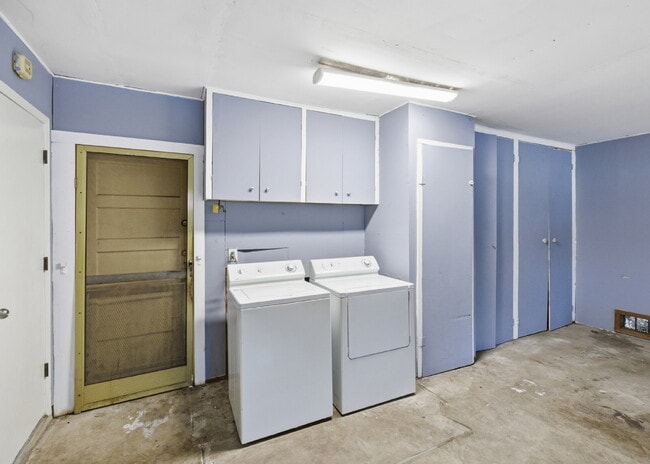 Building Photo - Updated 3 Bedroom Home in Northside ISD with Pool Access