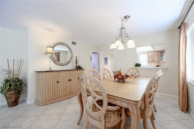 Building Photo - 1100 9th St S