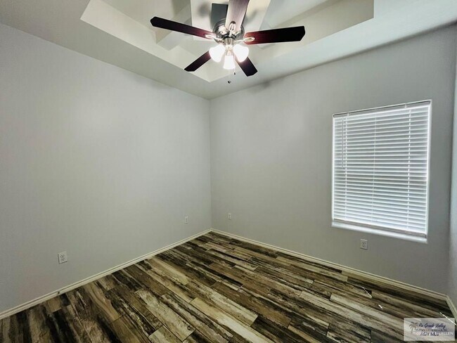 Building Photo - 16 Carlisle Ave