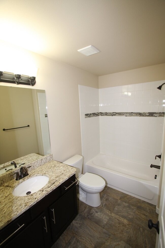 Building Photo - 3 Bedroom South Anchorage Townhouse!