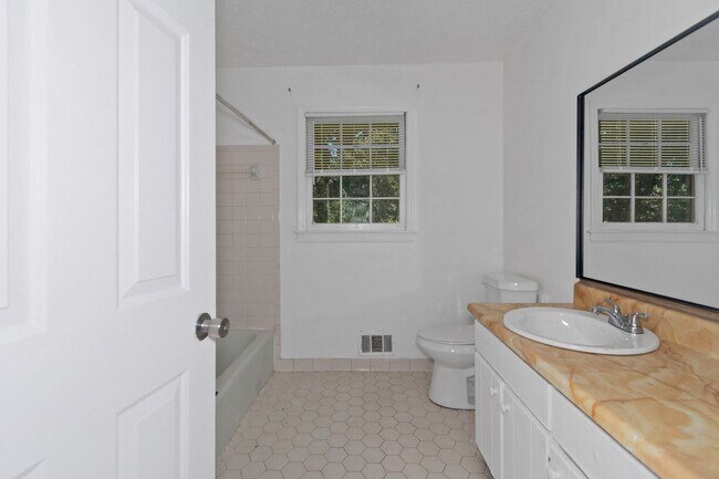 Building Photo - 4216 Rue Antoinette