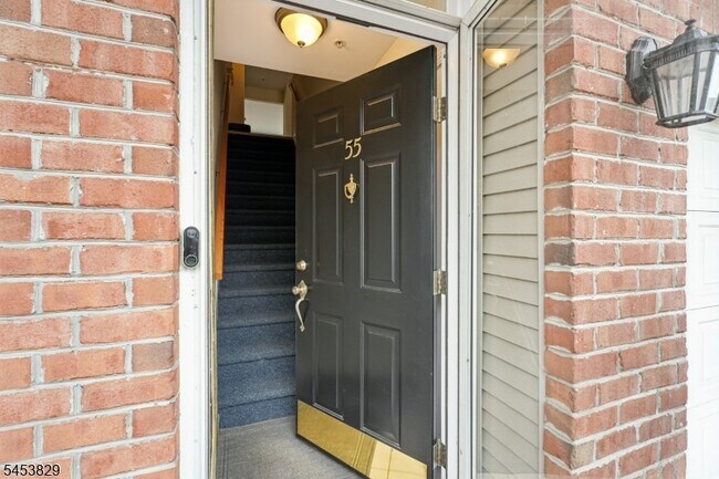 Building Photo - 55 Greenbrook Dr