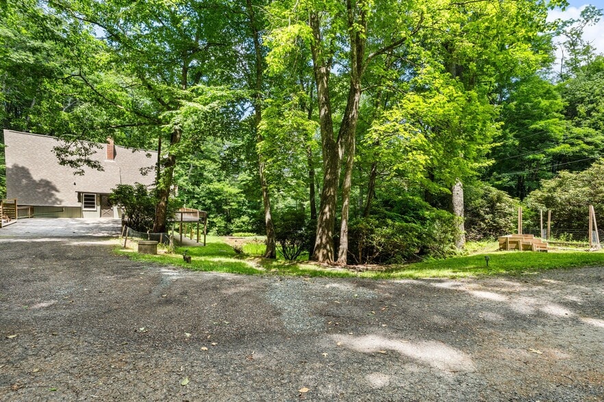 Building Photo - 864 Trojan Horse Cir