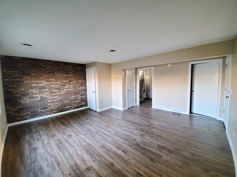 Building Photo - 2513 Zircon St NE