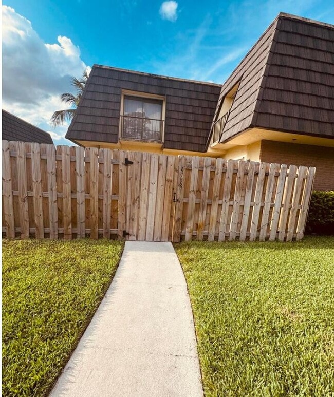 Building Photo - 4626 Cherry Rd